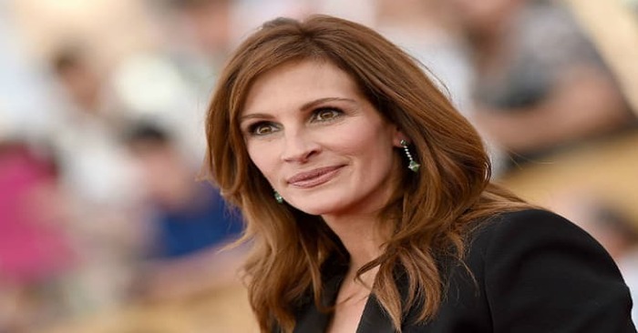  Sometimes make-up means nothing: Julia Roberts attracts fans with her natural beauty