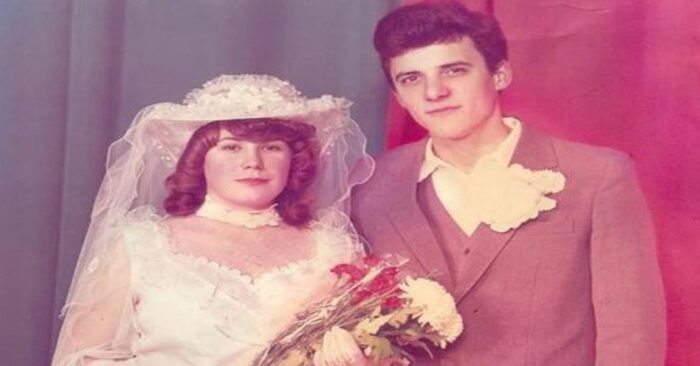  It is very interesting how the newlyweds dressed for the wedding: this is how wedding dresses looked 50 years ago