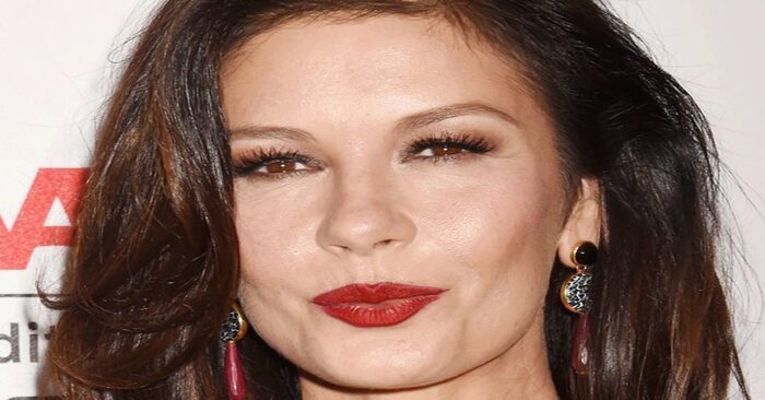 Not all celebrities prefer to have a partner of their age: this is what Catherine Zeta-Jones’ husband looks like