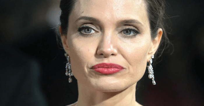  Six untouched photos of Angelina Jolie that prove that she’s far from being perfect