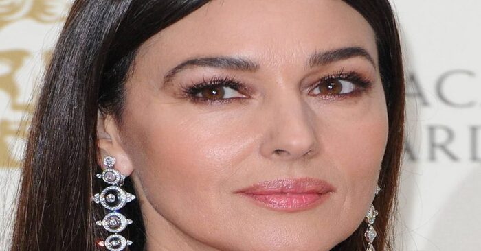  Beautiful woman: 58-year-old Bellucci charmed fans with a bold plunging outfit
