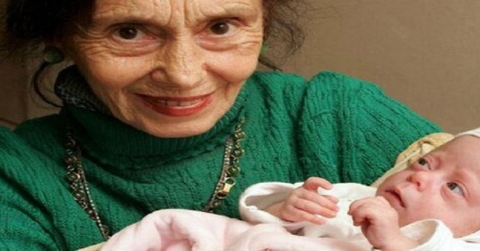  The woman became a mother at the age of 66: now she is 15 years old and this is how beautiful she grew up