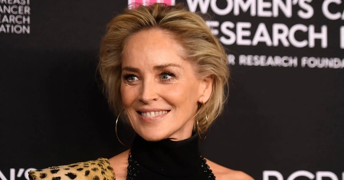  Sharon Stone, who has shown everyone her magnificent body and beautiful legs for 64 years