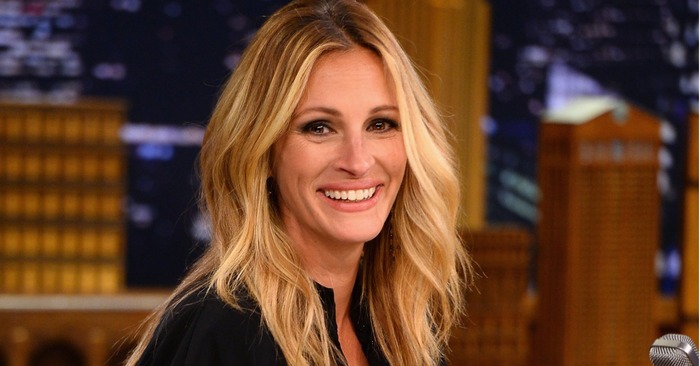  Julia Roberts, 54, is spotted in a bikini and almost everyone is talking about her imperfect body