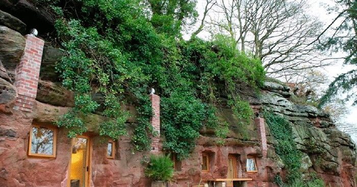  Former super businessman spent $230,000 to build a beautiful house in a cave