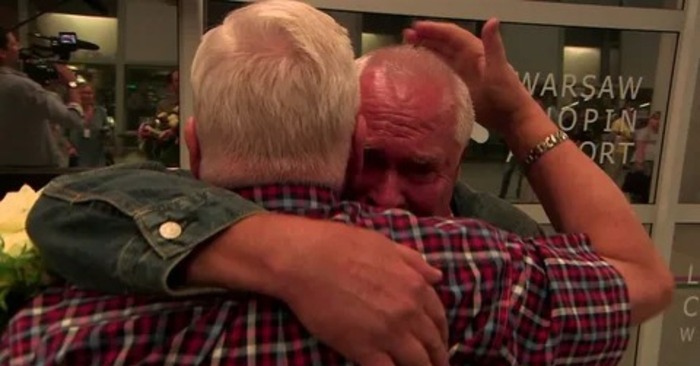  For ten years, these twins yearned to be reunited, and their 70-year separation ended in tears