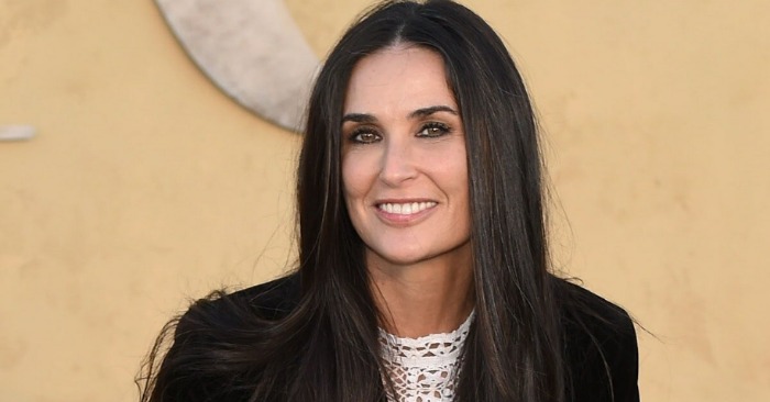 What is going on with her: the beautiful Demi Moore had plastic surgery and showed herself