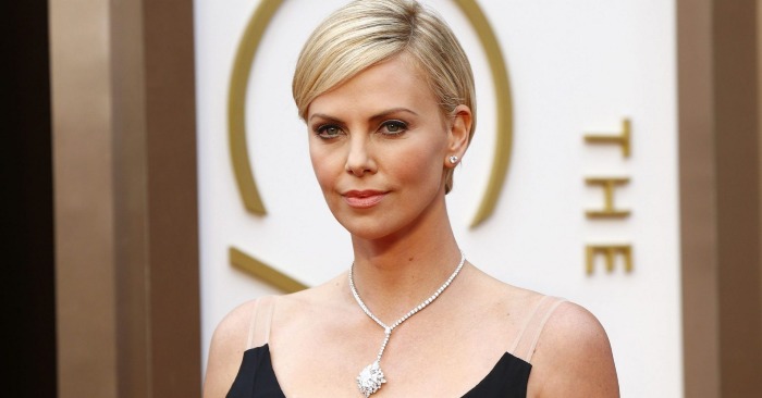  Beautiful lady: the charming Charlize Theron appeared with a bold look at the Los Angeles premiere