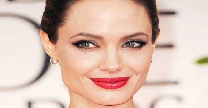  “Looks like so so” Angelina Jolie’s 16 years old daughter in the top of discussions