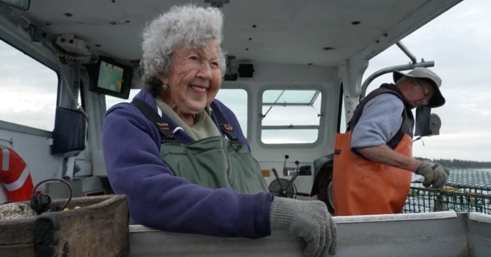  «Cannot refuse her favorite job»: the 102-year-old grandmother is not going to retire