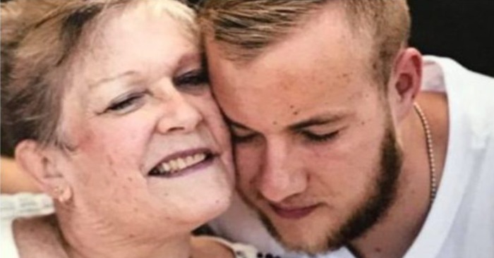  «The proudest mother in the world»: the teenager was on graduation with his sick mother