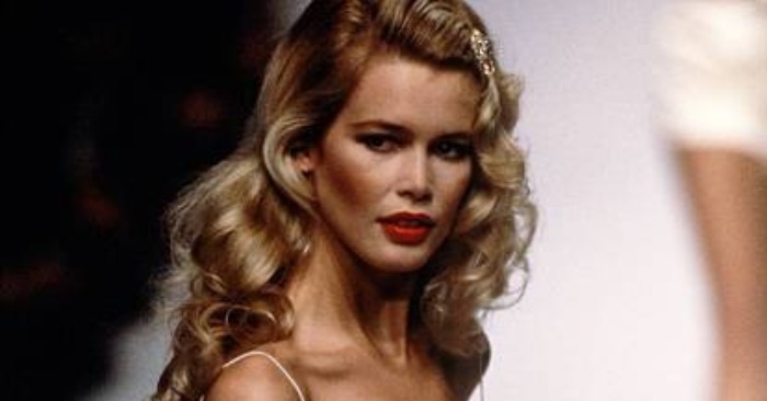  «Everyone undoubtedly notices her beauty»: 51-year-old Claudia Schiffer showed a photo without editing
