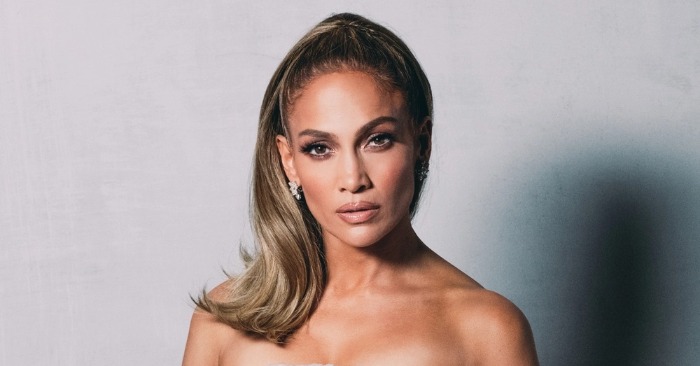  «Mesh dress is perfect for a beautiful star»: 53-year-old Jennifer Lopez looks great than ever