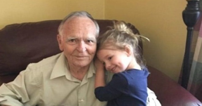  «Little girl’s act will touch hearts»: a girl bonds with an elderly widower whom she saw in a store
