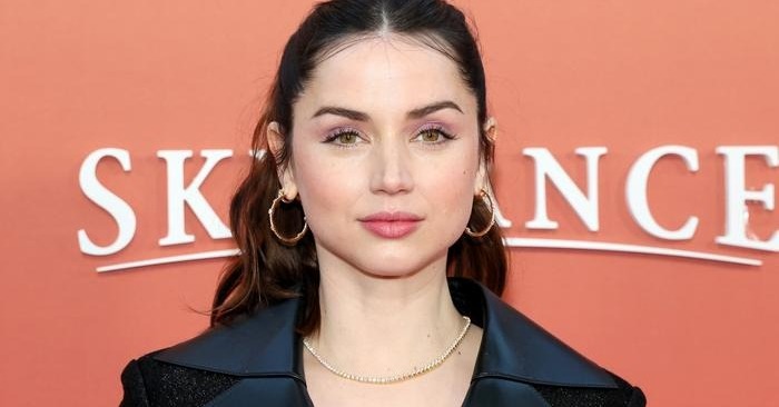  «Far from being perfect»: Ana de Armas bikini photos surface online