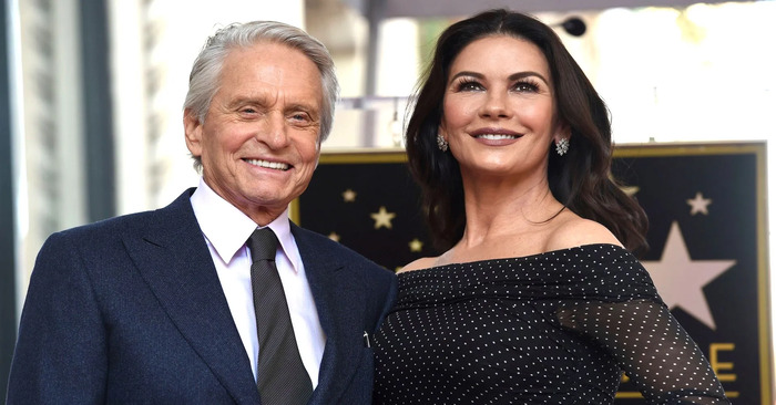  «What did she find in this grandpa?»: Paparazzi spotted Zeta-Jones and Douglas on a romantic date