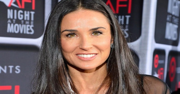  «Forgot about the pedicure and hygiene!»: Demi Moore disappointed the followers with her new photos