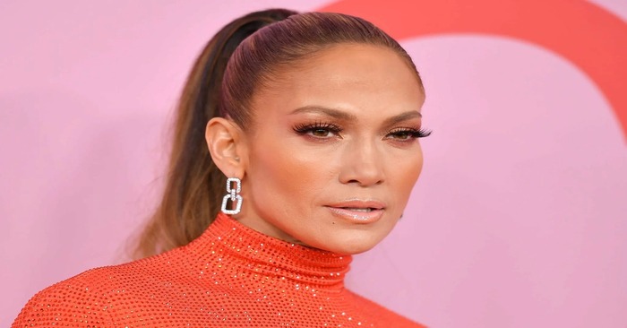  «This is how Ben sees her in the morning!»: 53-year-old Jennifer Lopez shared an «honest» morning selfie