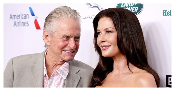  «Time to find a younger one, Catherine!» The new photographs of Zeta-Jones and Douglas caused a stir