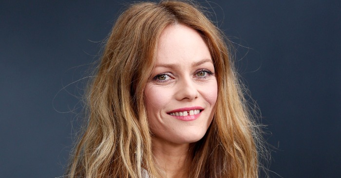  «Looks like a real homeless» photos of Vanessa Paradis on vacation with her son caused unhappy reactions