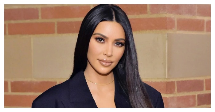  «Did anyone call for an icon?» The most popular Kardashian sister showcases her SKIMS collection