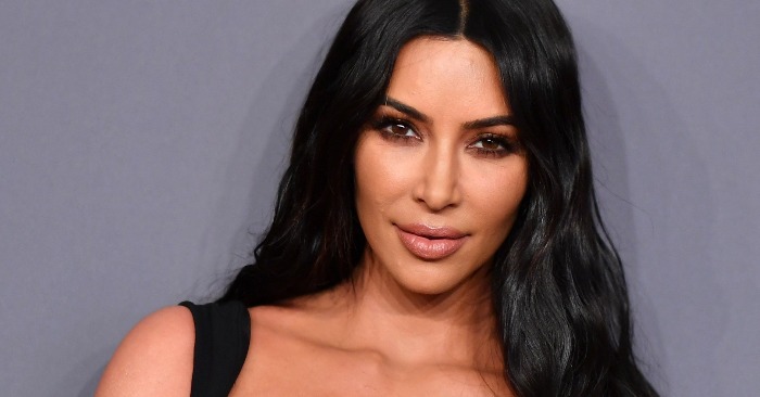  «Tight bikini and curvy forms» Kim Kardashian dazzles fans in a tiny swimsuit showing her perfect figure