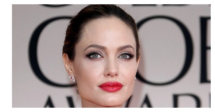  «Jolie kisses her brother on lips with cameras on!» Here is the brother of the world’s most beautiful woman