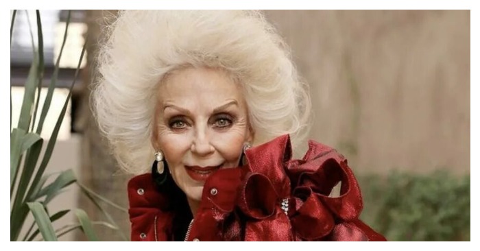  «Ageing beautifully looks like this!» The 74-year-old fashionista captivates millions with her timeless beauty