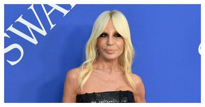  «Melting face, like an alien!» Photojournalists catch Donatella Versace arrive in Sao Paulo looking not her best