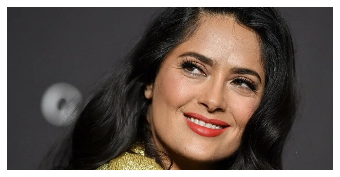  «Married men are not allowed to see this!» No one took their eyes off Salma Hayek’s stunning look
