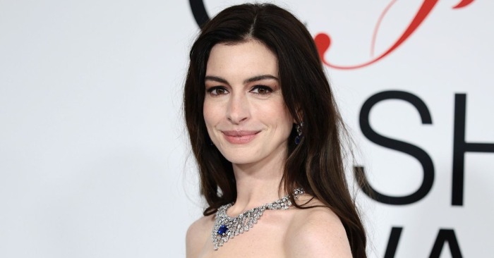  «She ages like wine!» About Hathaway’s timeless beauty legends are made worldwide