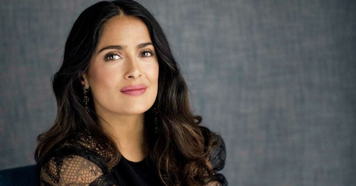  «Hot photo from the sauna!» Salma Hayek turned fans’ heads with her new photo without clothes