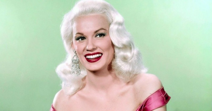  «How she stays young!» Hollywood’s oldest diva Mamie Van Doren surprised the world with new shots