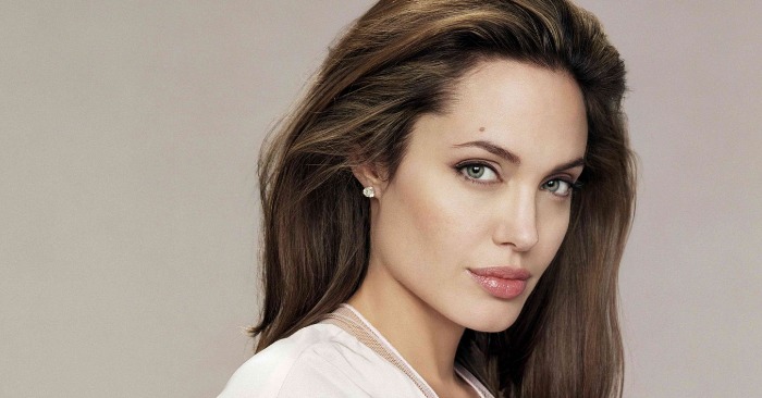  «Meet a new unique couple!» Angelina Jolie was caught with her new partner and caused a sensation