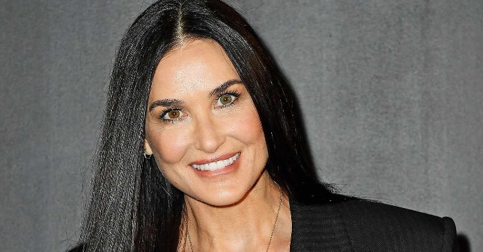  «Completely lost her freshness!» Paparazzi captured Demi Moore at 58 in a swimsuit and disappointed fans