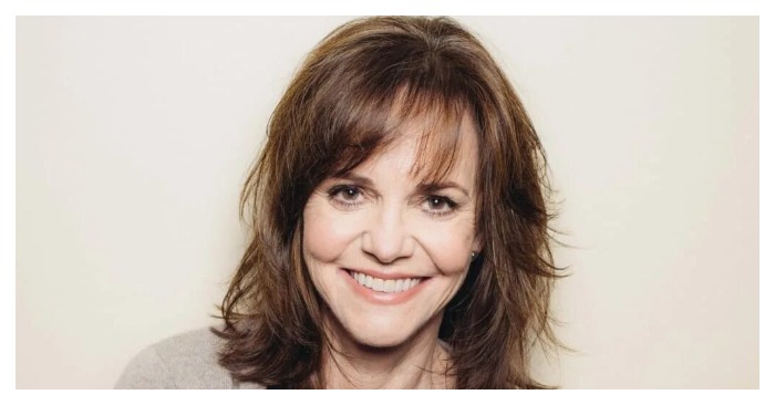  «Age is just a number for her!» This is how time has changed Sally Field who has undergone no plastic surgery