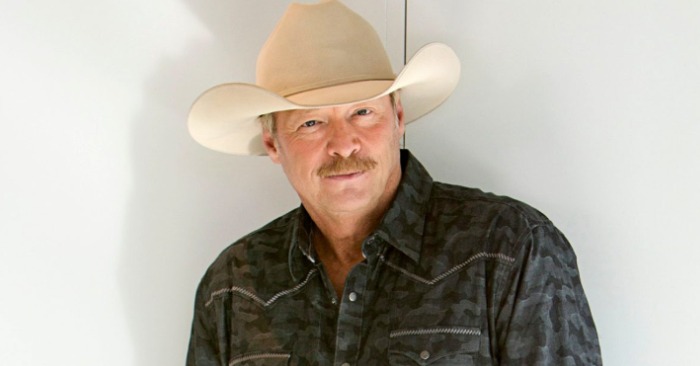  «We need to pray for him!» What happened to the famous Alan Jackson upset all his fans