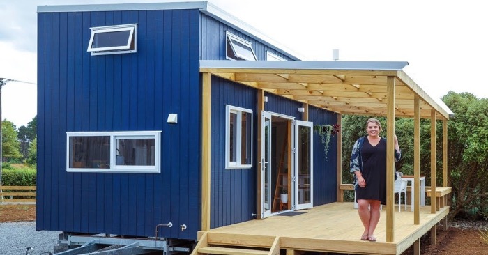  A single woman built a tiny house without any help, the interior of which left everyone speechless
