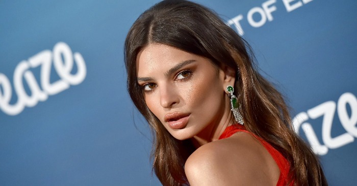  «Call firefighters!» No one took their eyes off model Emily Ratajkowski at a fashion event in London