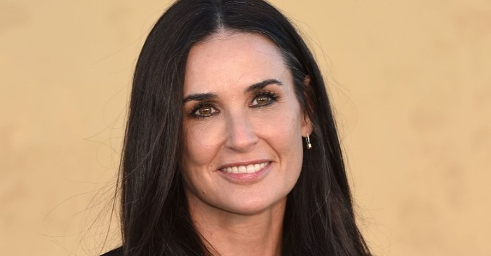  «Fans can’t take their eyes off!» Demi Moore, 60, shared a photo in a swimsuit and stole the show