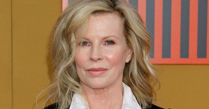  «Impossible to look at this without tears!» Kim Basinger showed the consequences of unsuccessful cosmetic surgeries