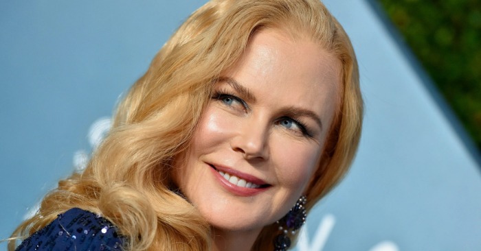  «It should be illegal to look so good at 55!» Nicole Kidman hits the beach with her perfect bikini body