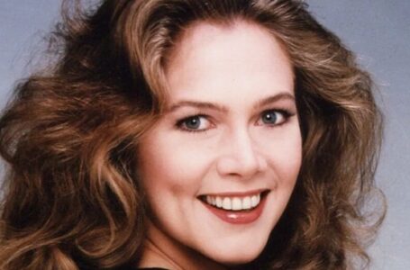 «Time spares no one!» This is what the diagnosis and alcoholism have done to Kathleen Turner