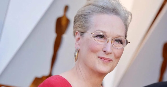  «She’s aged with dignity and grace!» Streep makes appearance on the SAG Awards Red Carpet and steals the show