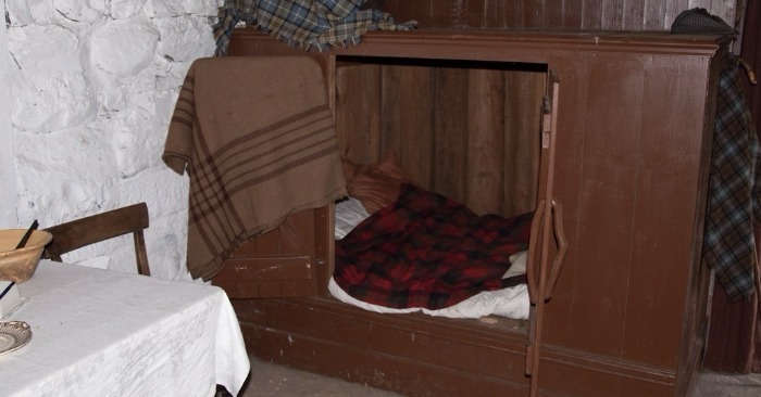  «Was it comfortable?» Here is why people used to sleep in chests and closets, secret is revealed