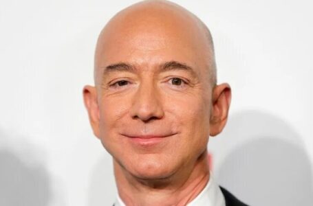 «Married men are not allowed to see her!» What Jeff Bezos’s girlfriend looks like is making headlines