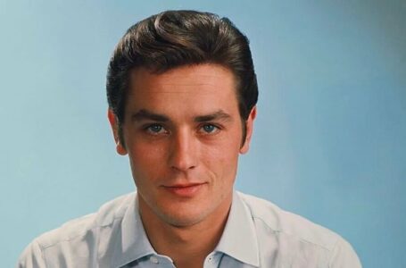 «Like father, like son!» What Alain Delon’s heir looks like deserves our special attention
