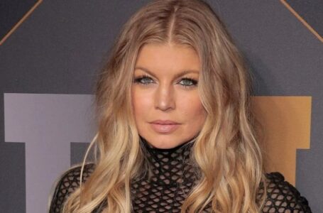«From a Hollywood hottie into a chubby housewife!» The recent outing of Fergie is making headlines on social media