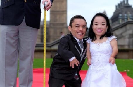 «Love wins all the battles!» Here is the incredible love story of the shortest couple in the world