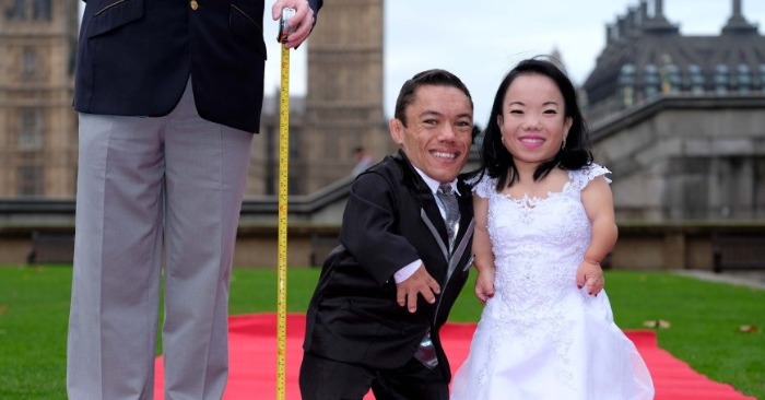  «Love wins all the battles!» Here is the incredible love story of the shortest couple in the world